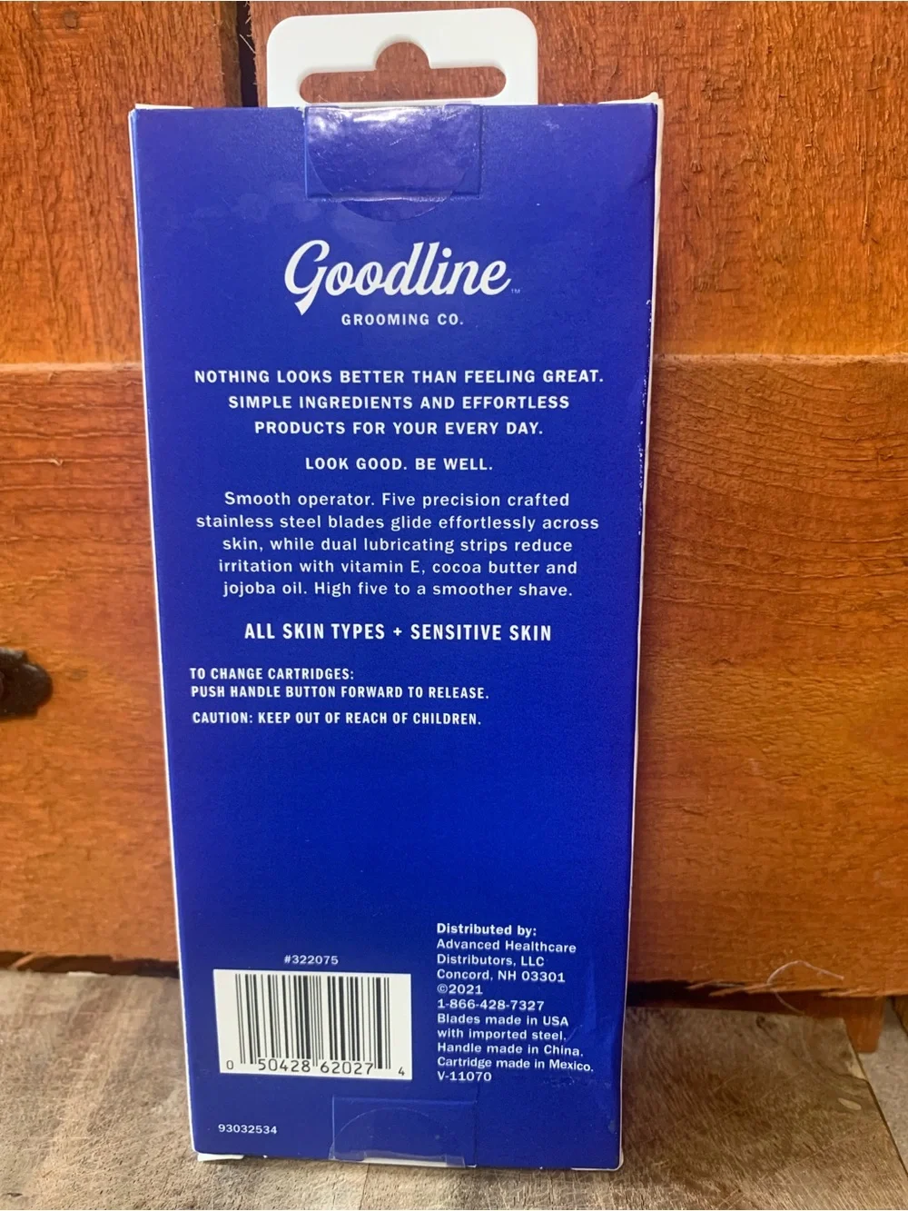 Men’s Goodline Grooming Co 5-blade Razor + New Pack of Flushable Dude Wipes